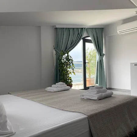 Trea Homes Marina Suites Апартаменты *