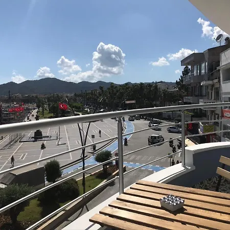 Apartment Trea Homes Marina Suites *