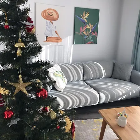 Trea Homes Marina Apartment *