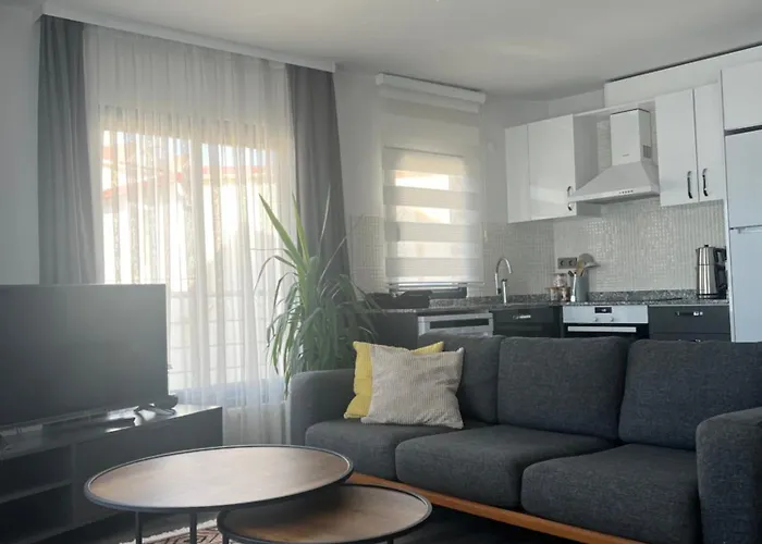 Trea Homes Marina Apartman *